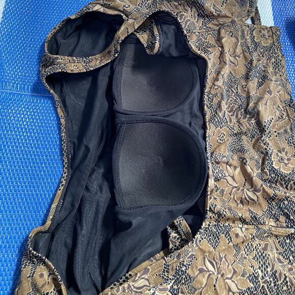 Blair 16W Gold / Black Two Piece Padded Swim Wear - Picture 5 of 12